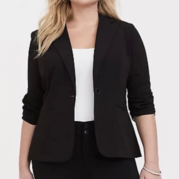 TORRID NWT STUDIO BLAZER 3/4 SLEEVE BUTTON FRONT LINED 0686 - Picture 2 of 3